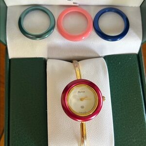 Gucci Bezel Change Women's Watch in  Gold with 4 colorful bazels